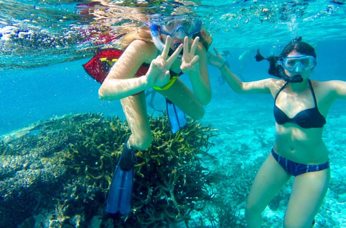 underwater-photo-students-snorkeling-fiji-csfiji_sorrelhartford-3