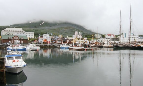 boats-harbor-iceland-eskogg_iceland-9403