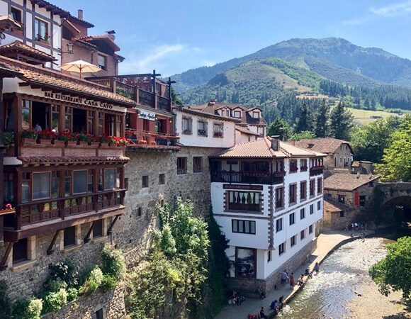 buildings-potes-spain-llspb_2019_julianabeveridge_l-170