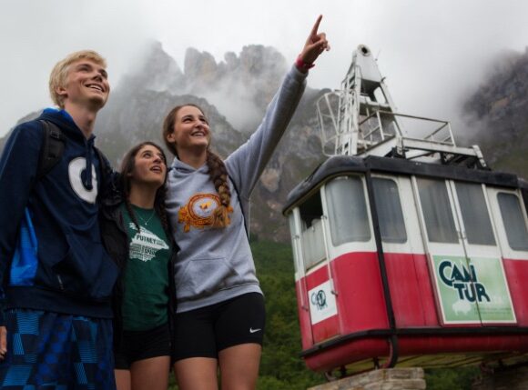 students-cable-car-picos-de-europa-llspa_rossweinberg-206