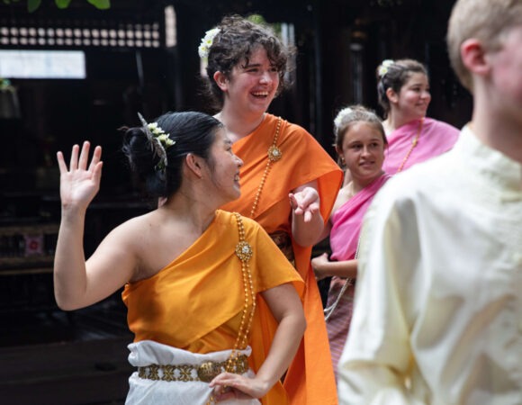 students-dancing-thailand-cultural-traditional-janaasenbrennerova