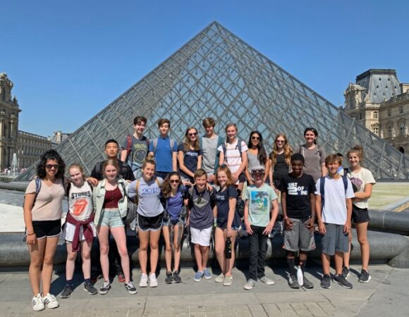 students-paris-france-louvre-msfrho_2019_beccashumlin_l-359