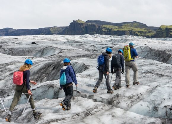 students-walking-crampons-glacier-ceice_jesseweber_l-50