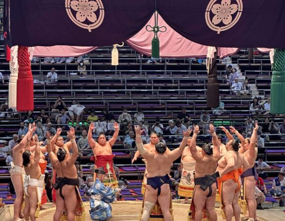 sumo-wrestling-japan-finnsternal