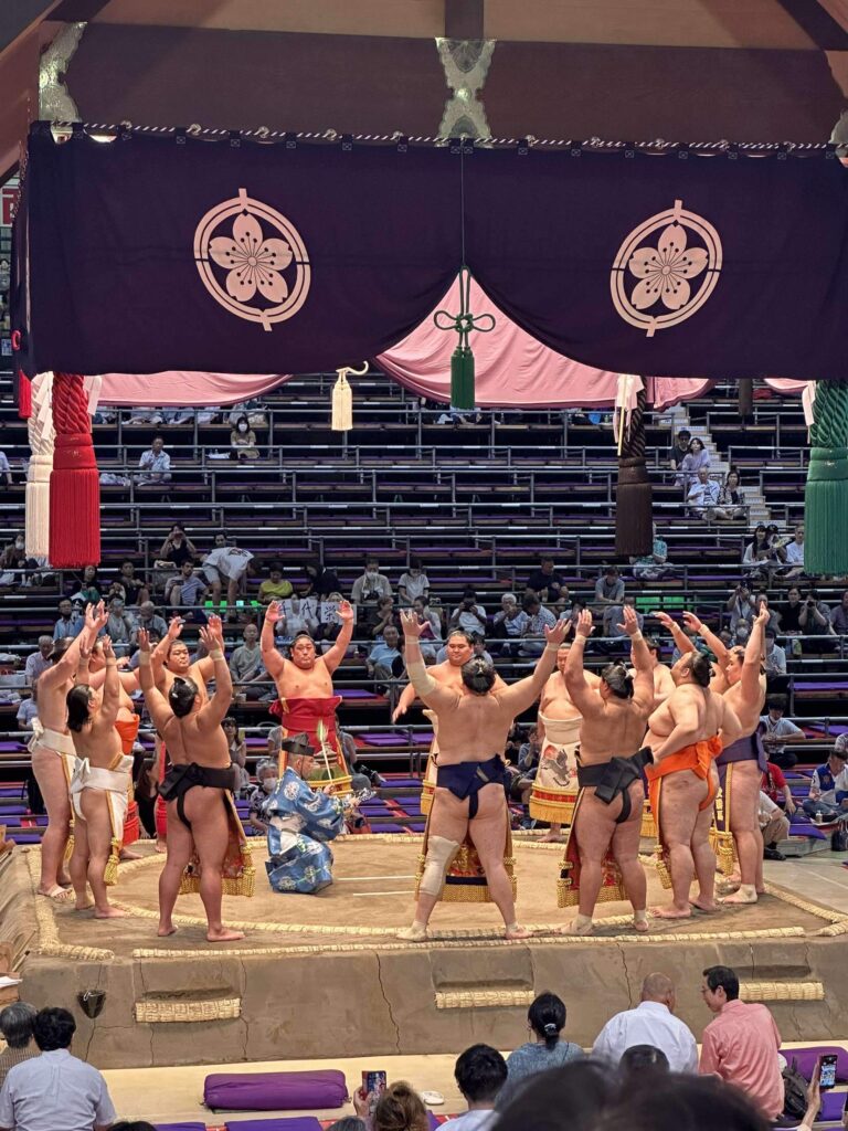 sumo-wrestling-japan-finnsternal