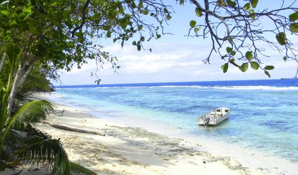 beach-boat-fiji-csfiji_maggiestrassman-60