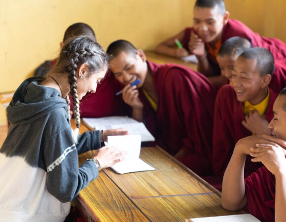 nepal-students-monestary-classroom-kikibaxter