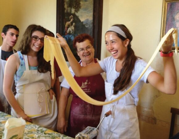 student-making-pasta-farm-to-table-italy-0ceit_jillsantopietro-62