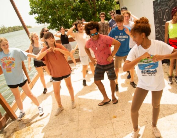 students-dancing-puerto-rico