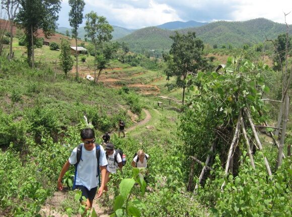 students-hiking-thailand-cethai_annakayes-161