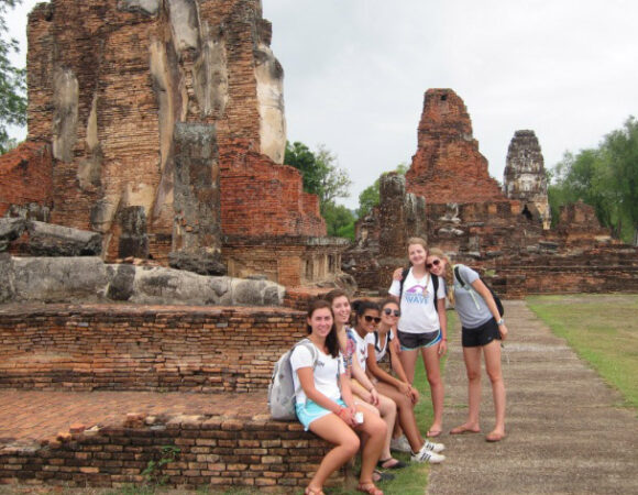 students-ruins-thailand-cethai_annakayes-371