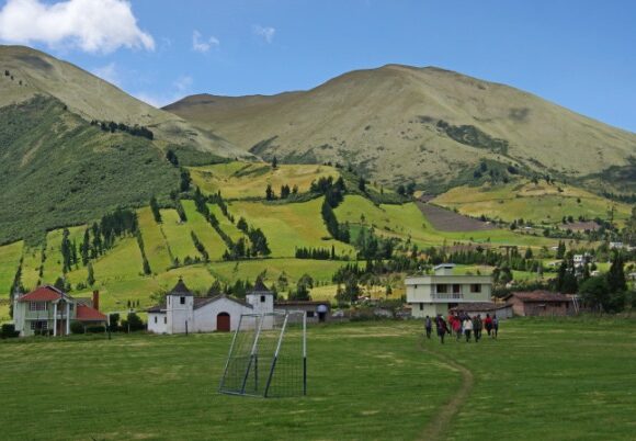 village-ecuador-llec_kylerrandall-855