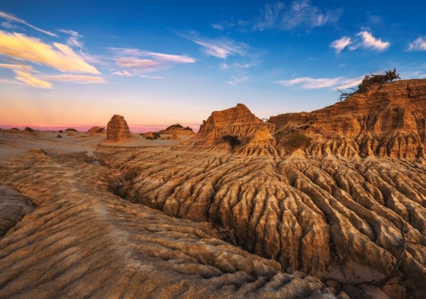 australia-dry-lake-mungo