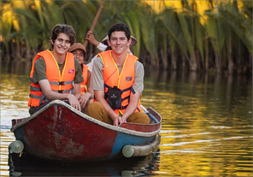 students-in-boat-vietnam