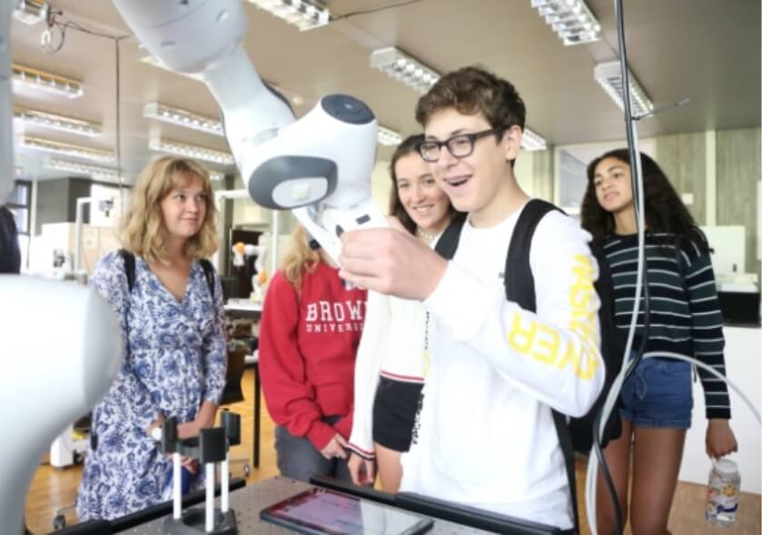 students-robotics-lab-switzerland