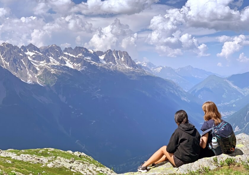 students-taking-in-mountain-view