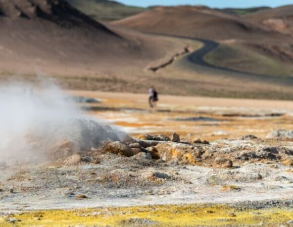 iceland-geyser