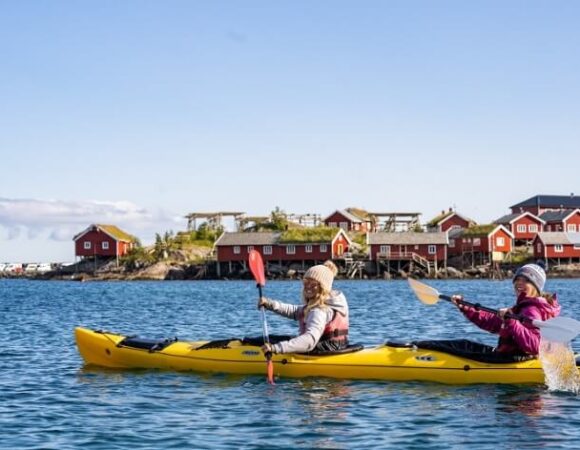 students-kayaking-norway